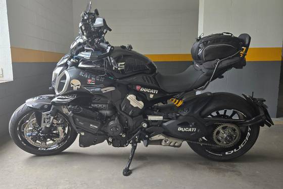 DUCATI DIAVEL V4 DUCATI DIAVEL V4